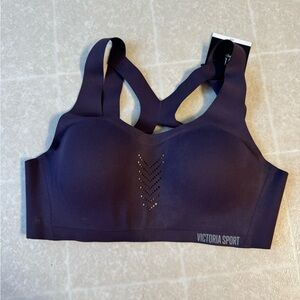 Victoria Max Sports Bra